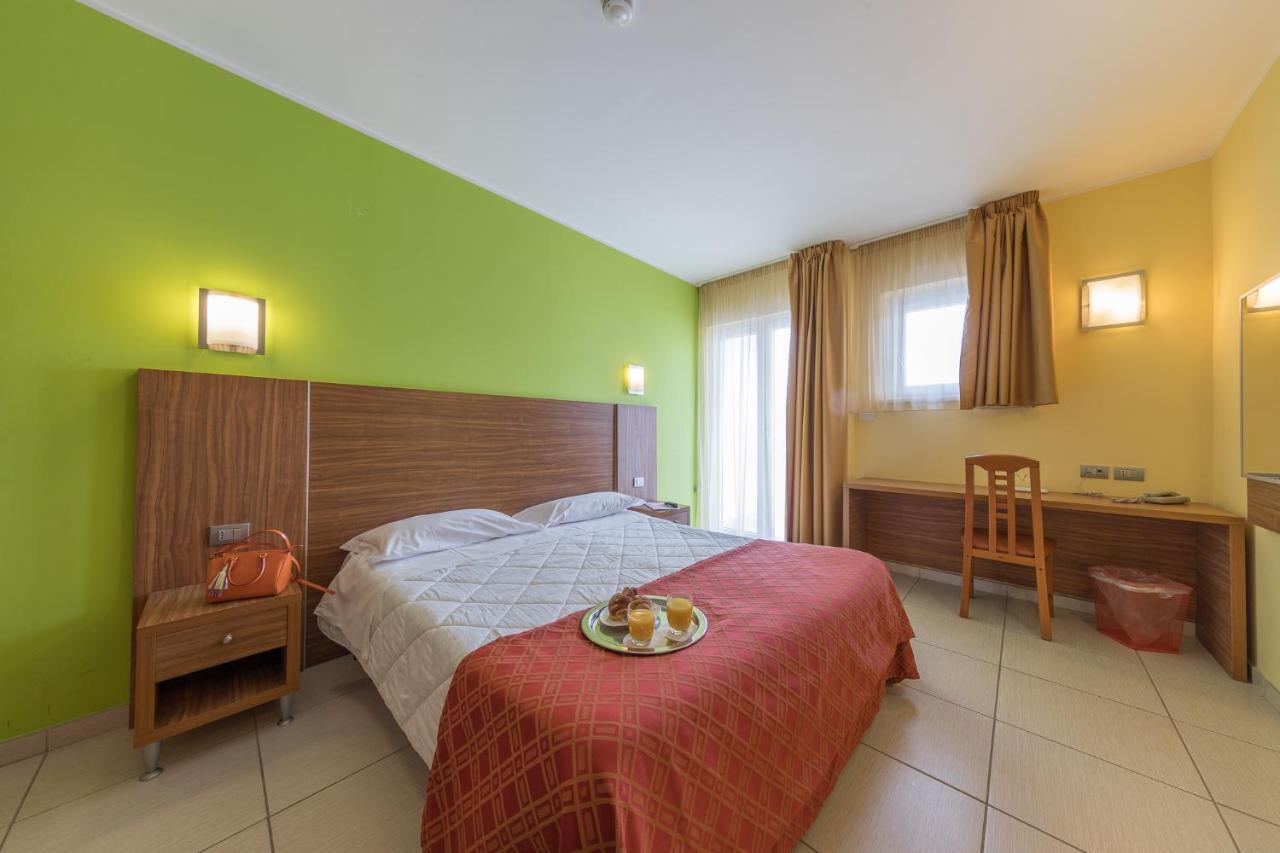 Hotel La Ninfea Montesilvano Marina Exteriér fotografie